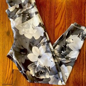 New* high waist crop tights M